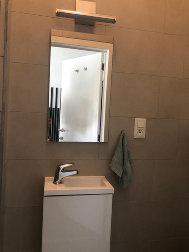 Bathroom 2, Au logement mosan, Namur