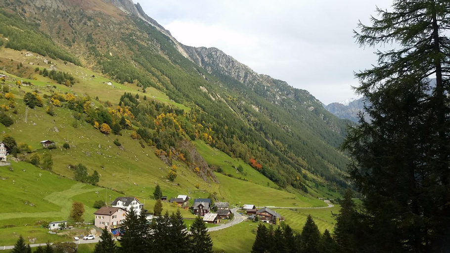 Others 4, Gastehaus Alpengluhn, Uri