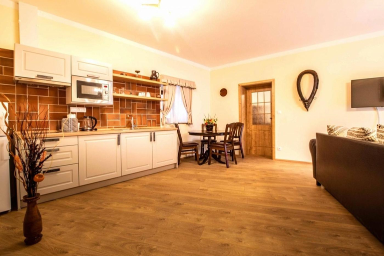 Others 5, Residence Tvrz Skocice, Strakonice
