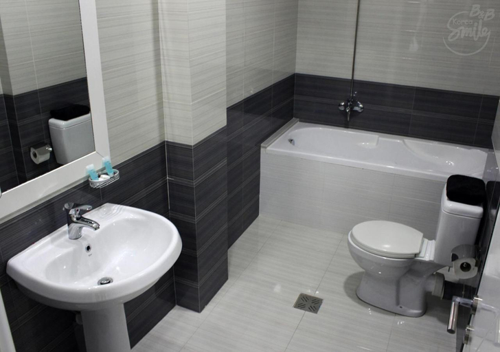 Bathroom, KorcaSmileHotel, Korçës