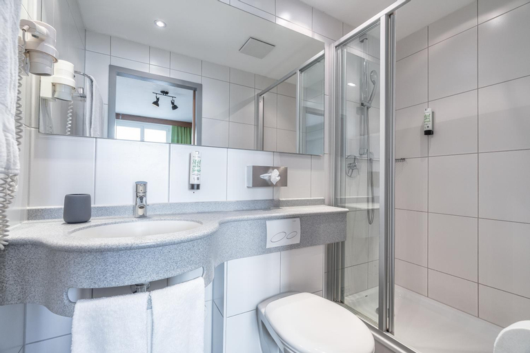 Bathroom 9