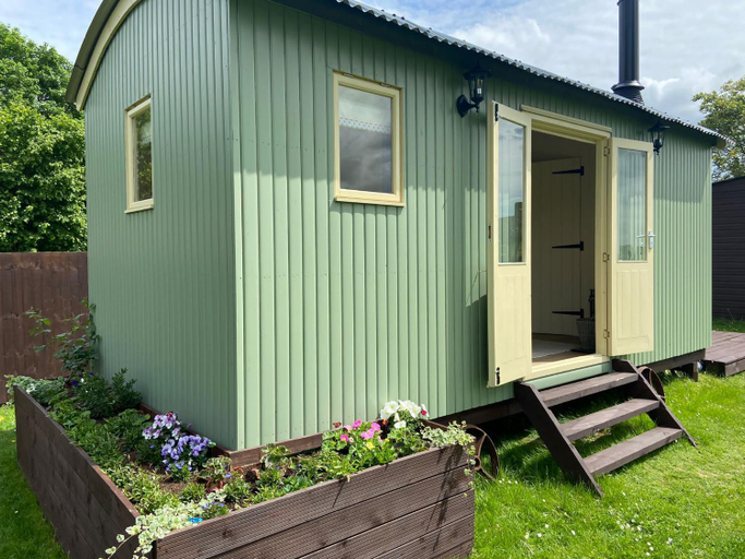 Others 3, Willow Shepherd Hut, Suffolk