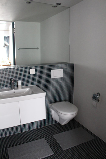 Bathroom 4