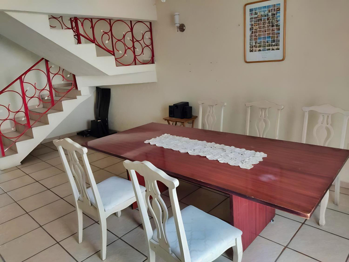 Others 4, Casa Perfecta para Negocios, El Marqués