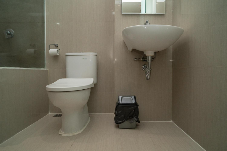 Bathroom 16