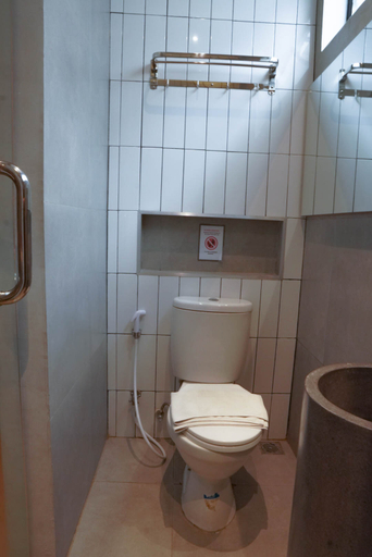 Bathroom 4, Keenan Living Seturan (temporarily closed), Sleman