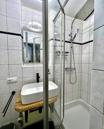 Bathroom 2, Gasthof Königstand, Garmisch-Partenkirchen