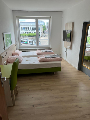 Bedroom 4, Waffel Cafe HOSTEL Monteurwohnung Ferienwohnung, Kassel