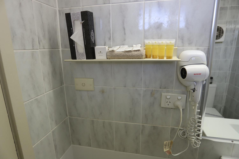 Bathroom 4
