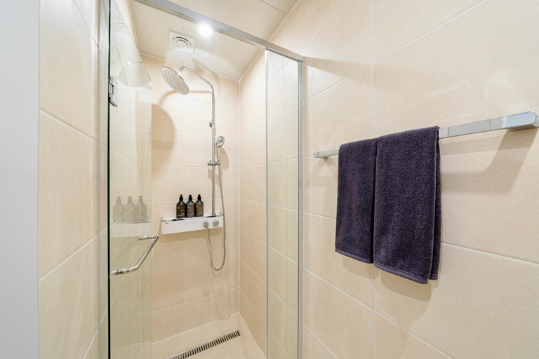 Bathroom 4