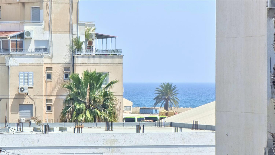 Exterior & Views, Comfy and Exquisite ROOMS in a Shared 3BR Apartment Near Main Harbor, City Center, Larnaca