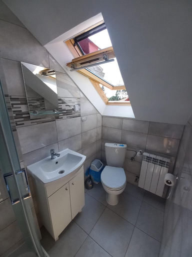 Bathroom 1, Pokoje Goscinne TOMASZ, Kamień