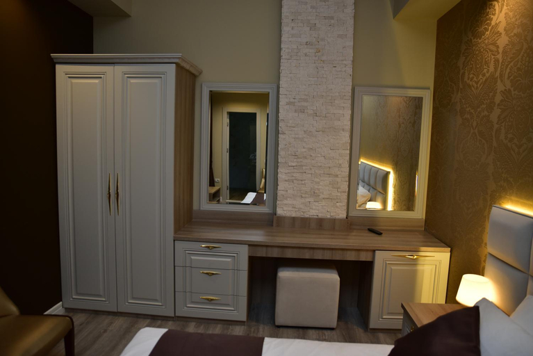 Others 4, The King Resort, Tirana