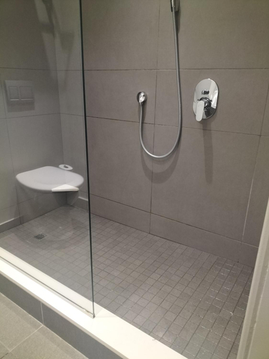 Bathroom 4, Garden Court Polokwane, Capricorn