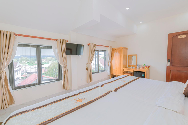 Bedroom 12