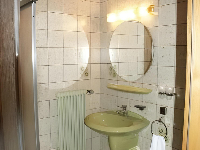 Bathroom 3, Hotel Zur Heide, Städteregion Aachen