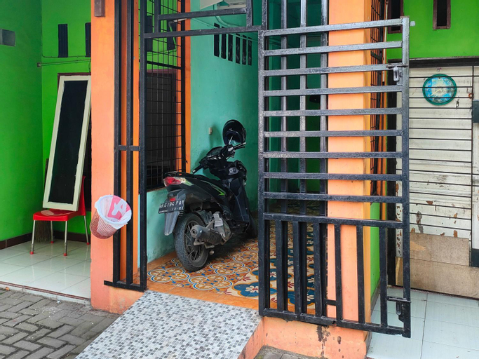 Johje Guest House Medan Mitra RedDoorz, Medan