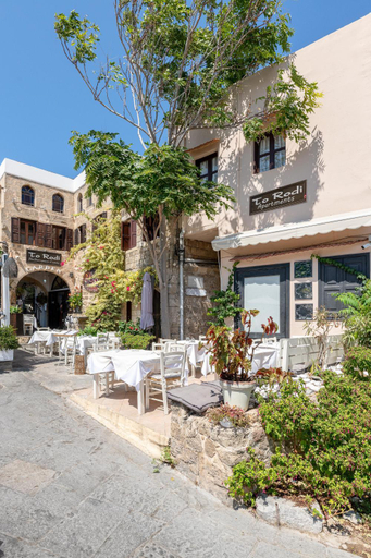 Exterior view, To Rodi Apartments, South Aegean