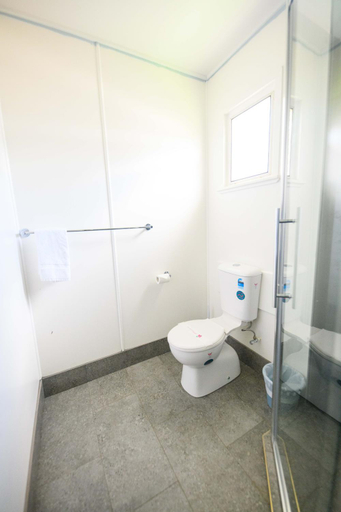 Bathroom 4, Y Motels Kingaroy, Kingaroy