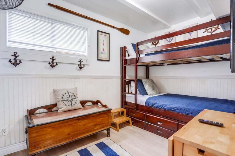 Bedroom 2, Rockaway Cottage, San Diego