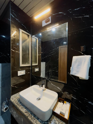 Bathroom 5, Cosmos Westend City Centre, Udaipur