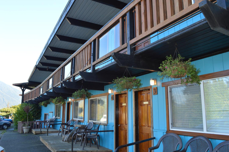 Others 2, Meares Vista Inn, Alberni-Clayoquot