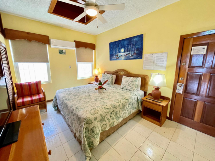 Bedroom 2, Belizian Reef Suites