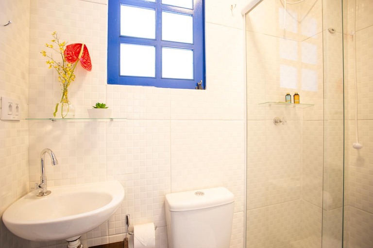 Bathroom 14