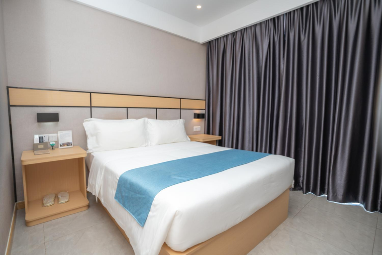 Bedroom 13