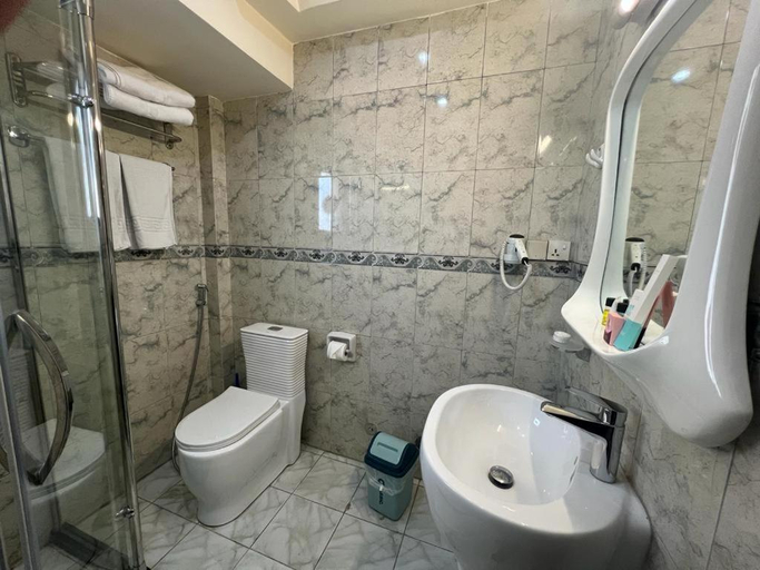 Bathroom 3, فندق البيت الصغير - Lapetite Maison Hotel, Adhamiya