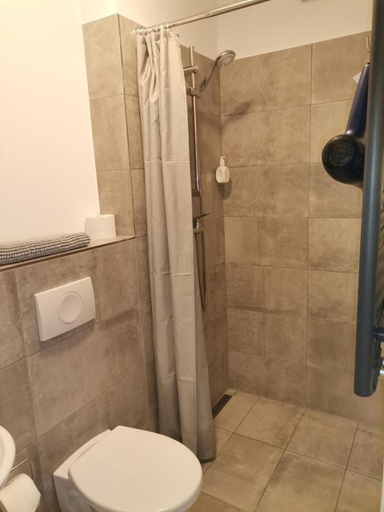 Bathroom 5, Hotel A24 bei Hamburg, Stormarn