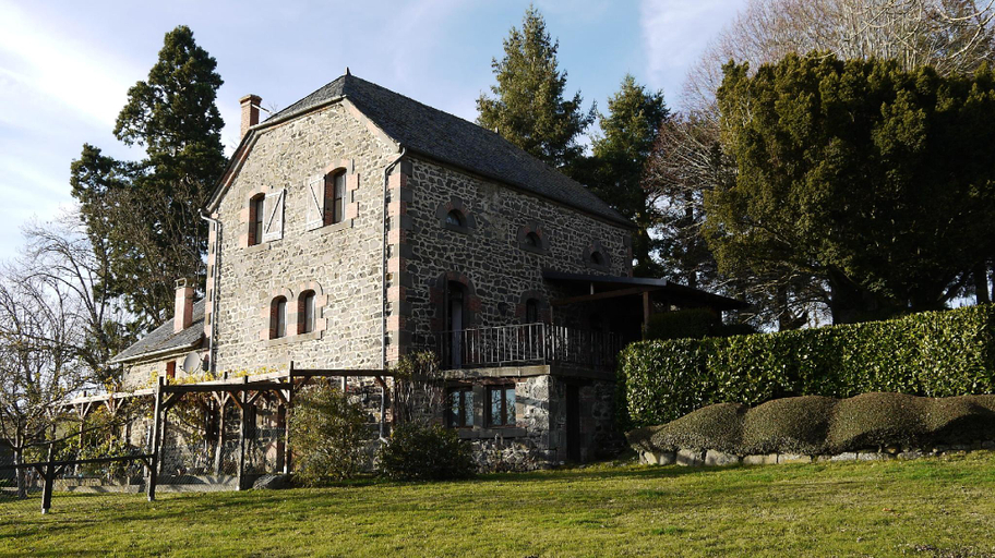 Others 3, Gîtes au Château de Vernières, Cantal
