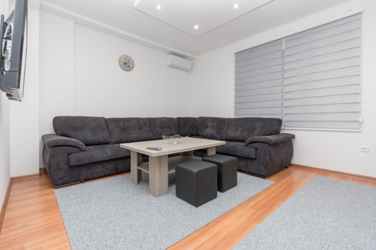 Others 4, Apartman Emir 1, Istočno Sarajevo
