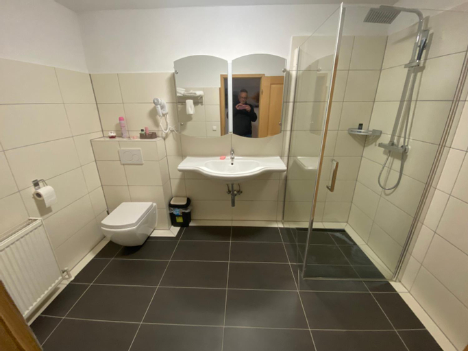 Bathroom 7