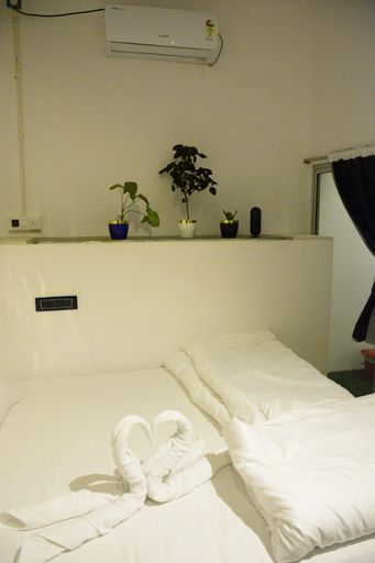 Bedroom 2, Aranya Bithi, Bankura