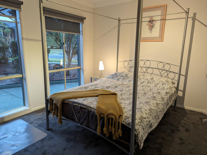 Mountain Haven, Knox - South