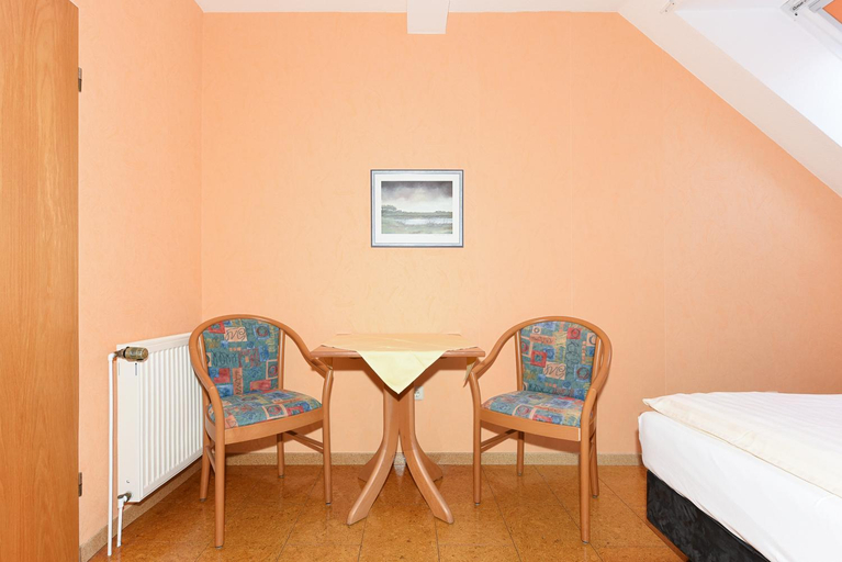Bedroom 3, Hotel-Pension Altes Siel, Wittmund