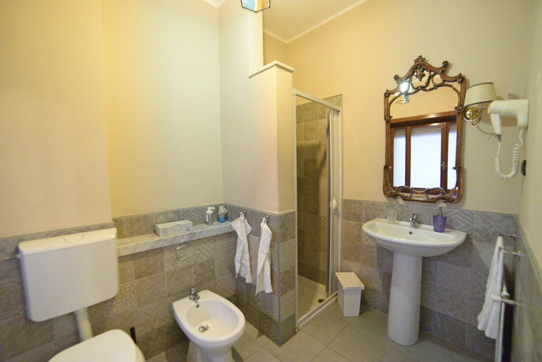 Bathroom 2, Barocco al centro, Catania
