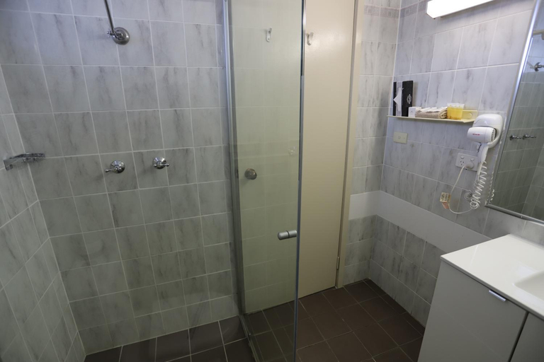 Bathroom 7