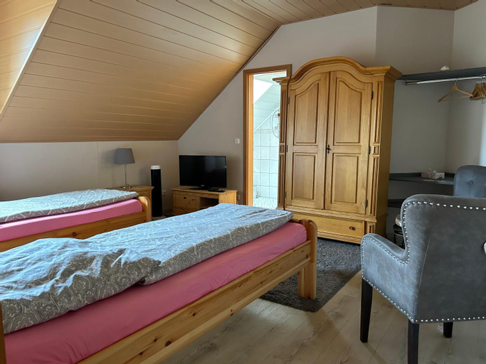 Bedroom 2, Pension Zum Paradies, Rhein-Pfalz-Kreis
