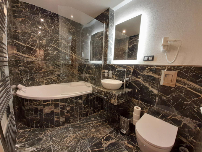 Bathroom 3, Residence Tvrz Skocice, Strakonice