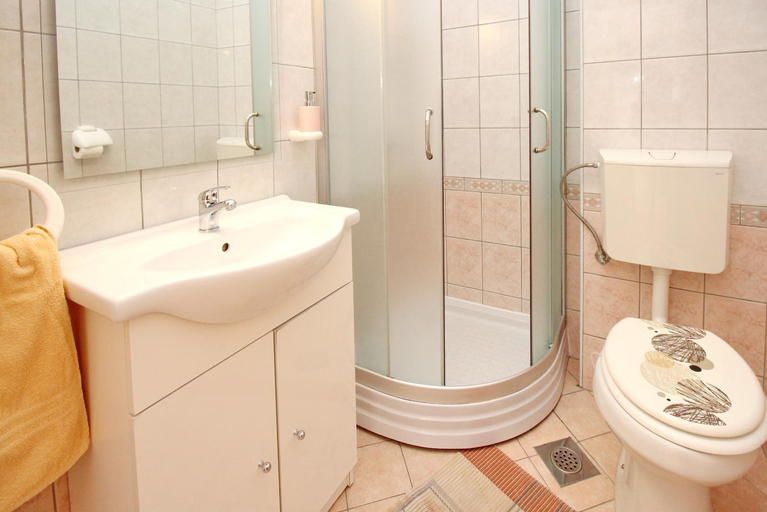 Bathroom 1, Apartments by the sea Baska, Krk - 18778, Baška