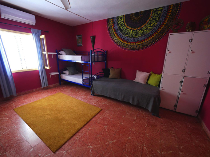 Others 4, Hostal Giramundo, Baleares