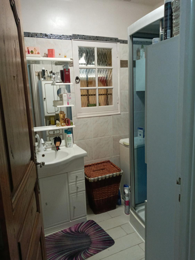 Bathroom, Laserregnol, Alpes-Maritimes