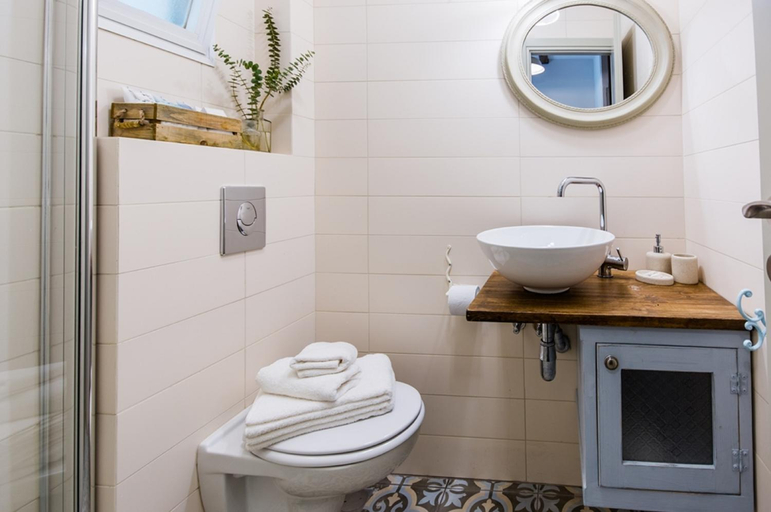 Bathroom 4, Ein Zivan Village Resort