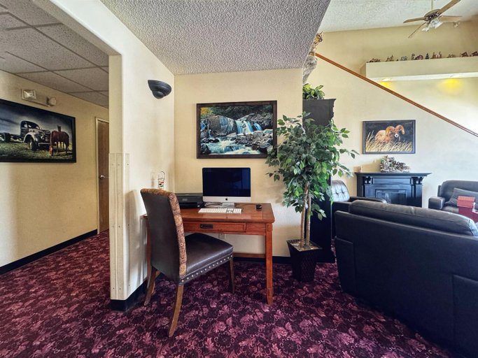 Public Area 2, Stay Wise Inn Cedaredge, Delta