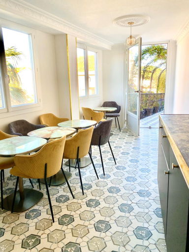 Others 4, Villa Caprice, Var