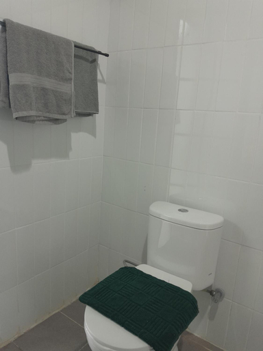Bathroom 10