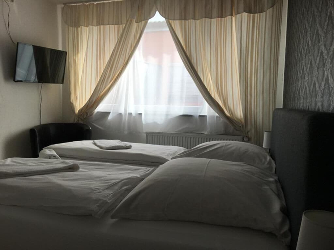 Bedroom 5, Pension Alis, Augsburg