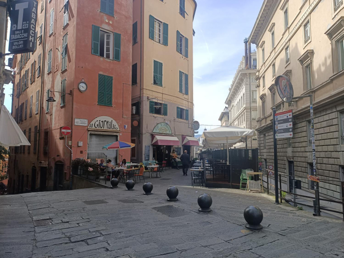 Porta Sopra Lodge, Genova